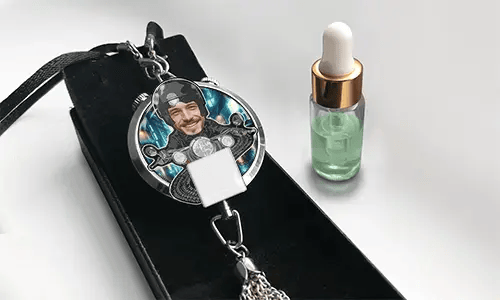 gallery-personalised-car-air-freshener-with-motorcycle-driver-1 gallery-personalised-car-air-freshener-with-motorcycle-driver-1